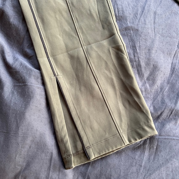 Lululemon green wide leg pants, size 2 - Picture 2 of 3